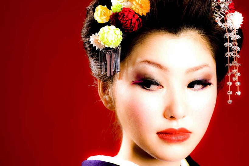 东方人,脸,头,脸颊,一个人,站,横图,室内,特写,白天,正面,亚洲,仅一个年轻女性,仅一个女性,仅一个人,红色背景,朦胧,模糊,装饰,盛开,头饰,花蕾,黄种人,花,花瓣,花朵,鲜花,花苞,花蕊,站着,摄影,影棚,华丽,修饰,点缀,艺妓,衬托,美观,雅致,雅观,年轻女性,女人,女性,亚洲人,头部,脸部,脸蛋,面部,站立,半身,彩图,影棚拍摄,拍摄