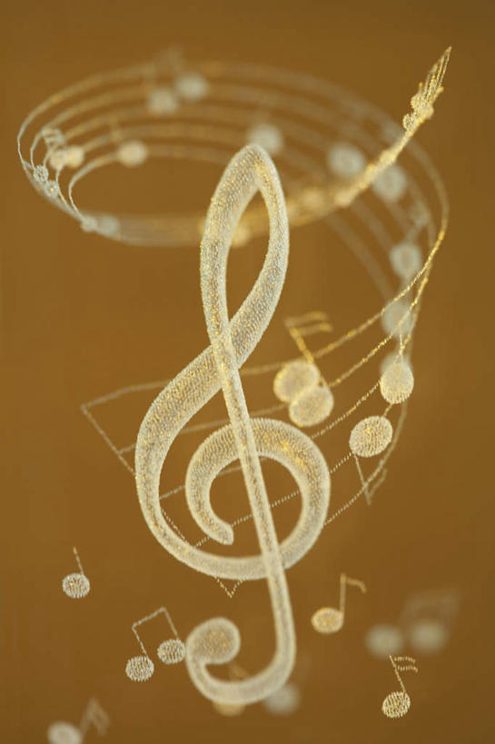 无人,竖图,室内,白天,正面,数码,科技,书籍,阴影,朦胧,模糊,网络,乐谱,五线谱,高光,几何,计算机图形,音乐,合成,褐色背景,电脑合成图,数码合成图,节拍,音符,符头,符干,符尾,乐章,写实,具体,具象,彩图