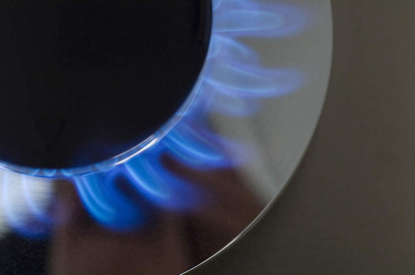 无人,横图,室内,白天,正面,热情,数码,科技,一排,许多,阴影,黑色背景,整齐,网络,火焰,圆环,高光,几何,计算机图形,燃烧,合成,排列,蓝色,温暖,电脑合成图,数码合成图,队列,写实,具体,具象,彩图