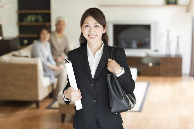 东方人,背,三个人,夫妻,商务人士,商务女性,客厅,站,坐,横图,室内,白天,正面,爱情,柜子,沙发,电视,亚洲,握,阴影,套装,环保,朦胧,模糊,光线,包,材料,档案,皮包,文件,影子,文件夹,浪漫,拿,拿着,扭头,注视,黄种人,顾客,一个,黄色,绿色,黑色,资料,橱柜,液晶电视,背着,观察,看,站着,转头,恩爱,清晰,握着,恋人,轻薄,单个,观看,单肩包,回收,资源,察看,起居室,关注,彩电,文档,商务装,利用,工薪阶层,便携,低碳,循环,彩色电视机,老年男性,老年女性,男人,男性,年轻女性,女人,女性,亚洲人,夫妇,情侣,白领,上班族,电视机,站立,坐着,半身,彩图,伴侣,高清