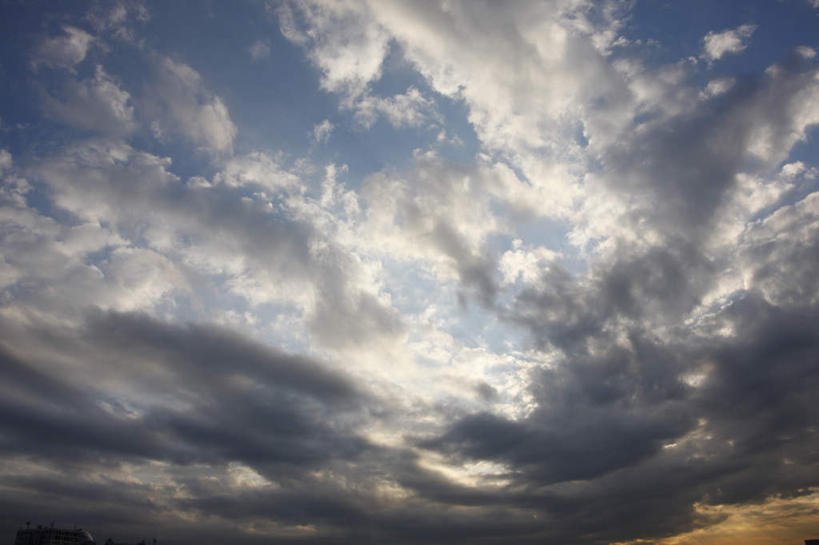 无人,横图,室外,白天,仰视,旅游,度假,美景,阴影,光线,影子,景观,云,云朵,云彩,娱乐,蓝色,白云,蓝天,天空,阳光,自然,天,享受,休闲,景色,放松,晴朗,自然风光,晴空,彩图,低角度拍摄