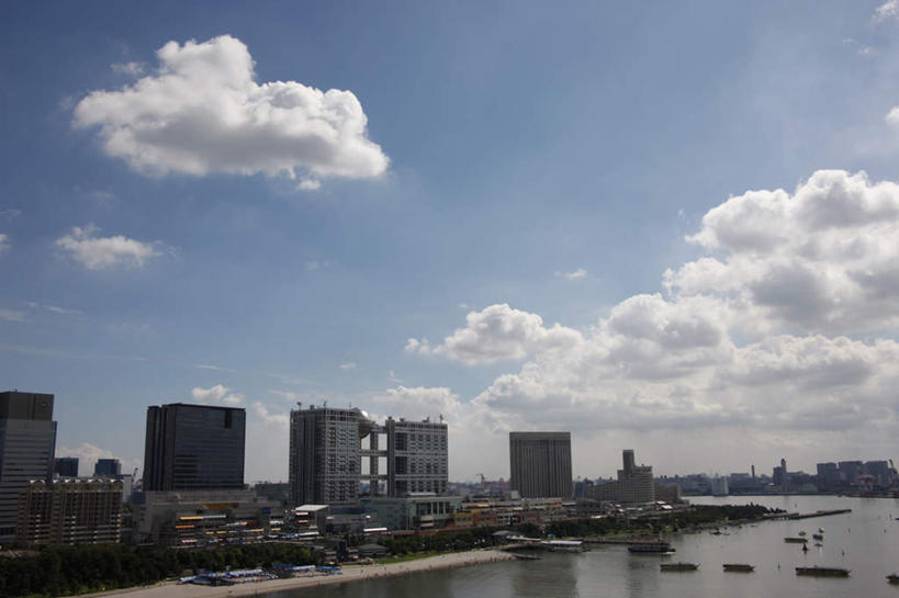 无人,家,横图,俯视,室外,白天,旅游,度假,海浪,海洋,美景,植物,别墅,城市风光,标志建筑,城市,地标,建筑,东京,日本,亚洲,房屋,屋子,景观,浪花,云,云朵,公寓,云彩,娱乐,建设,洋房,楼房,住宅,树,树木,蓝色,绿色,白云,蓝天,天空,自然,海水,天,享受,休闲,景色,放松,生长,成长,海景,东亚,本州,关东地方,本州岛,日本国,东京都,大海,风浪,海,海水的波动,近岸浪,涌浪,彩图,高角度拍摄,房子