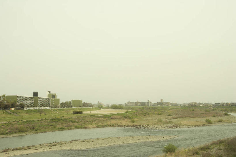 无人,家,横图,室外,白天,正面,旅游,度假,河流,美景,水,京都,日本,亚洲,房屋,屋子,河水,景观,水流,乌云,云,阴天,云朵,云彩,娱乐,楼房,住宅,天空,自然,天,享受,休闲,景色,放松,京都府,昏暗,阴沉,自然风光,东亚,本州,本州岛,日本国,近畿地方,近畿,彩图,房子