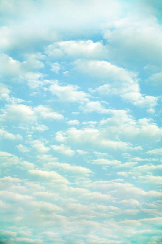 无人,竖图,室内,白天,仰视,数码,科技,阴影,网络,云,云朵,高光,几何,计算机图形,合成,云彩,蓝色,白云,蓝天,天空,天,晴朗,电脑合成图,数码合成图,写实,具体,具象,晴空,彩图,低角度拍摄