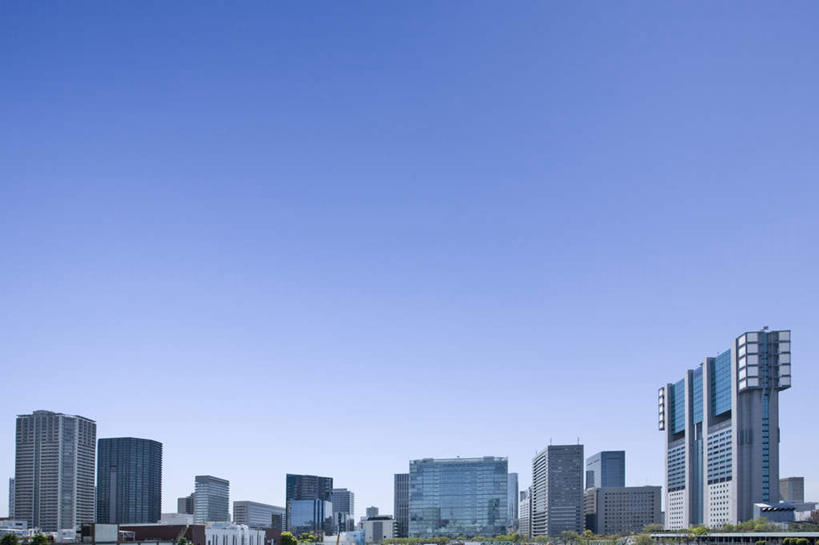 无人,高楼大厦,横图,全景,室外,白天,仰视,度假,美景,天际线,植物,城市风光,城市,大厦,建筑,摩天大楼,东京,日本,亚洲,阴影,光线,影子,景观,建筑群,娱乐,建设,树,树木,蓝色,绿色,蓝天,天空,阳光,自然,天,享受,休闲,景色,放松,生长,成长,东亚,本州,关东地方,本州岛,日本国,东京都,彩图,低角度拍摄,大楼,高层建筑,高楼,摩天楼