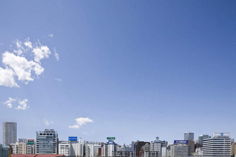 无人,高楼大厦,横图,全景,室外,白天,仰视,度假,美景,天际线,城市风光,城市,大厦,建筑,摩天大楼,东京,日本,亚洲,阴影,光线,影子,景观,云,云朵,建筑群,云彩,娱乐,建设,蓝色,白云,蓝天,天空,阳光,天,享受,休闲,景色,放松,东亚,本州,关东地方,本州岛,日本国,东京都,彩图,低角度拍摄,大楼,高层建筑,高楼,摩天楼