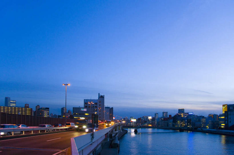 无人,高楼大厦,横图,全景,彩色,室外,白天,仰视,度假,海浪,海洋,美景,天际线,城市风光,城市,大厦,建筑,摩天大楼,霓虹灯,东京,日本,亚洲,景观,浪花,云,云朵,建筑群,灯光,七彩,云彩,娱乐,光源,建设,霓虹,灯,蓝色,白云,蓝天,天空,海水,天,享受,休闲,景色,放松,照明设备,海景,东亚,本州,关东地方,本州岛,日本国,东京都,氖灯,大海,风浪,海,海水的波动,近岸浪,涌浪,彩图,低角度拍摄,大楼,高层建筑,高楼,摩天楼