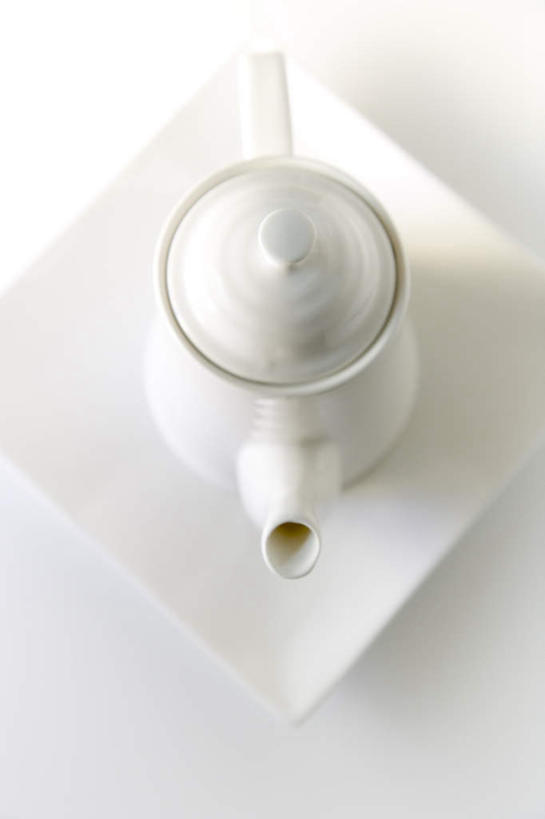 无人,竖图,俯视,室内,特写,白天,白色背景,桌面,餐具,阴影,光线,碟子,方块,壶,盘,影子,水壶,一个,阳光,盘子,茶壶,碟,摄影,影棚,单个,彩图,高角度拍摄,影棚拍摄,拍摄