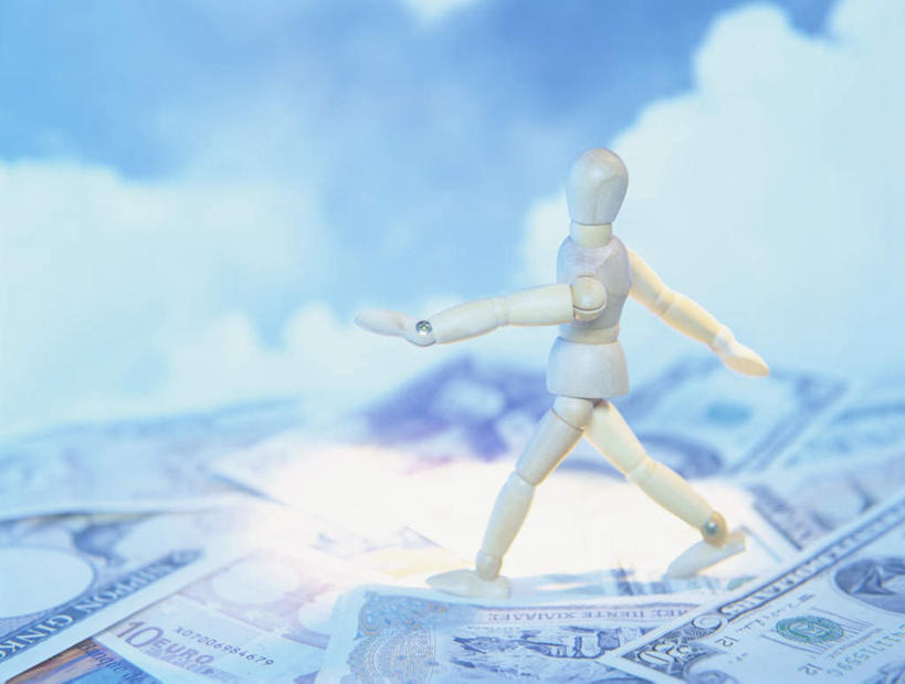 无人,站,走,伸展双臂,横图,室内,白天,侧面,钱,美元,数码,科技,摆设,一堆,阴影,堆叠,堆积,艺术,装饰,光线,网络,钱币,人偶,影子,云,云朵,高光,几何,计算机图形,美金,合成,云彩,文化,装饰品,蓝色,白云,蓝天,天空,阳光,模型,装饰物,工艺品,天,站着,钞票,金融,纸币,经济,堆,华丽,修饰,点缀,电脑合成图,数码合成图,高雅,木偶,饰物,流通,纸钞,贸易,简洁,写实,具体,具象,衬托,美观,雅致,雅观,关节人,吉特达木人,吉特达人偶,木偶人,木人,货币,现金,步行,敞开双臂,散步,伸开双臂,展开双肩,站立,张开手臂,张开双臂,走路,彩图,全身