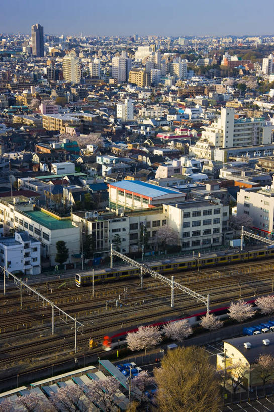 无人,高楼大厦,竖图,俯视,航拍,室外,白天,旅游,度假,美景,大桥,大厦,道路,建筑,立交桥,路,路灯,摩天大楼,桥梁,公路,照明,长野县,日本,亚洲,阴影,光线,影子,景观,高架,斜拉桥,桥,灯光,交通,娱乐,灯,蓝色,蓝天,天空,阳光,自然,天,享受,休闲,景色,放松,照亮,照明设备,鸟瞰,自然风光,东亚,本州,本州岛,日本国,中部地方,长野,马路,彩图,高角度拍摄,大楼,高层建筑,高楼,摩天楼