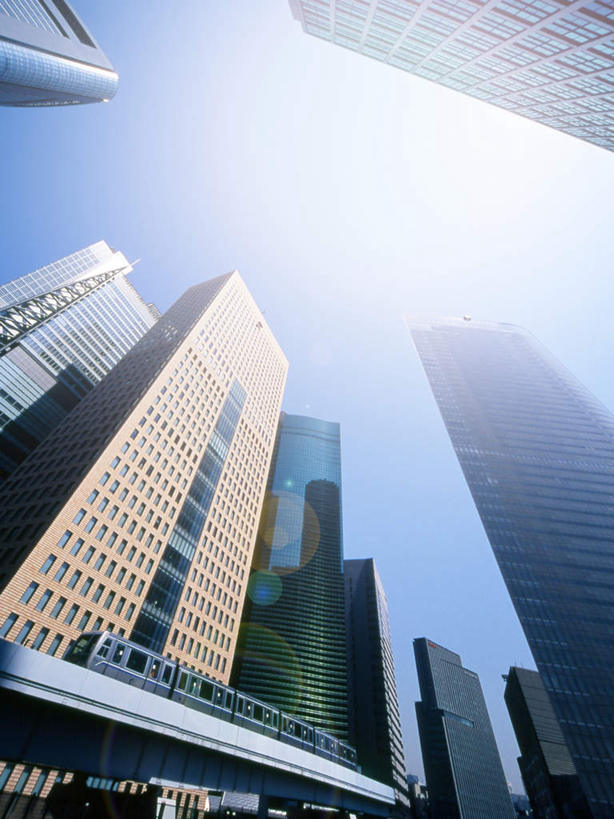 无人,高楼大厦,竖图,室外,白天,仰视,度假,美景,城市风光,城市,大厦,地铁,建筑,路,摩天大楼,铁路,东京,日本,亚洲,阴影,光线,影子,景观,轨道,轨道交通,交通,铁轨,娱乐,建设,蓝色,蓝天,天空,阳光,天,享受,休闲,景色,放松,运输,晴朗,东亚,本州,万里无云,关东地方,本州岛,日本国,东京都,晴空,晴空万里,彩图,低角度拍摄,大楼,高层建筑,高楼,摩天楼,地铁机动车,地下铁,轻轨