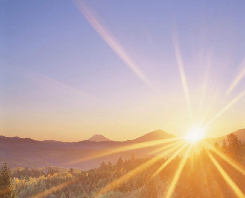 无人,横图,全景,室外,白天,正面,旅游,度假,日出,美景,山,山脉,太阳,天际线,北海道,日本,亚洲,朦胧,模糊,地平线,景观,山峰,辽阔,地面,朝霞,黎明,山峦,娱乐,蓝色,蓝天,天空,阳光,自然,群山,天,享受,休闲,景色,放松,晴朗,一望无际,自然风光,延伸,东亚,万里无云,日本国,天地相交,北海道地方,北海道岛,雄阿寒岳,朝阳,晴空,晴空万里,彩图,破晓