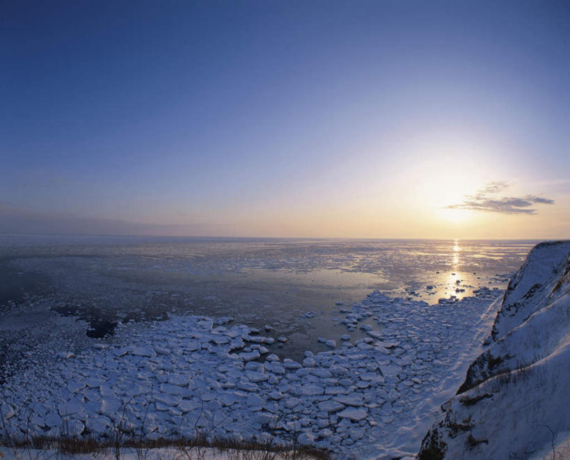 无人,横图,室外,白天,正面,旅游,度假,日出,海浪,海洋,美景,太阳,北海道,日本,亚洲,朦胧,模糊,冰,景观,浪花,水平线,云,云朵,朝霞,晨曦,海平线,黎明,云彩,娱乐,蓝色,白云,蓝天,天空,阳光,自然,海水,浮冰,天,享受,休闲,景色,放松,寒冷,晴朗,冰冷,自然风光,海景,东亚,日本国,北海道地方,北海道岛,严寒,冰凉,酷寒,凛冽,凛凛,极冷,流冰,浮冰块,大海,风浪,海,海水的波动,近岸浪,涌浪,朝阳,晴空,彩图,破晓