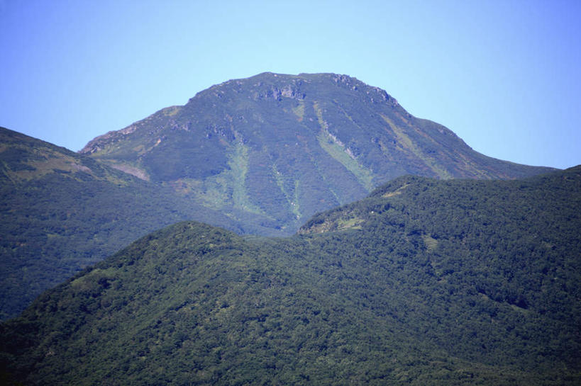 无人,横图,俯视,航拍,室外,白天,旅游,度假,山,山脉,植物,北海道,日本,亚洲,景观,山川,山峰,山峦,娱乐,树,树木,蓝色,绿色,蓝天,天空,自然,群山,天,享受,休闲,景色,放松,生长,晴朗,成长,鸟瞰,自然风光,东亚,万里无云,日本国,北海道地方,北海道岛,根室支厅,罗臼町,目梨郡,晴空,晴空万里,彩图,高角度拍摄,道东