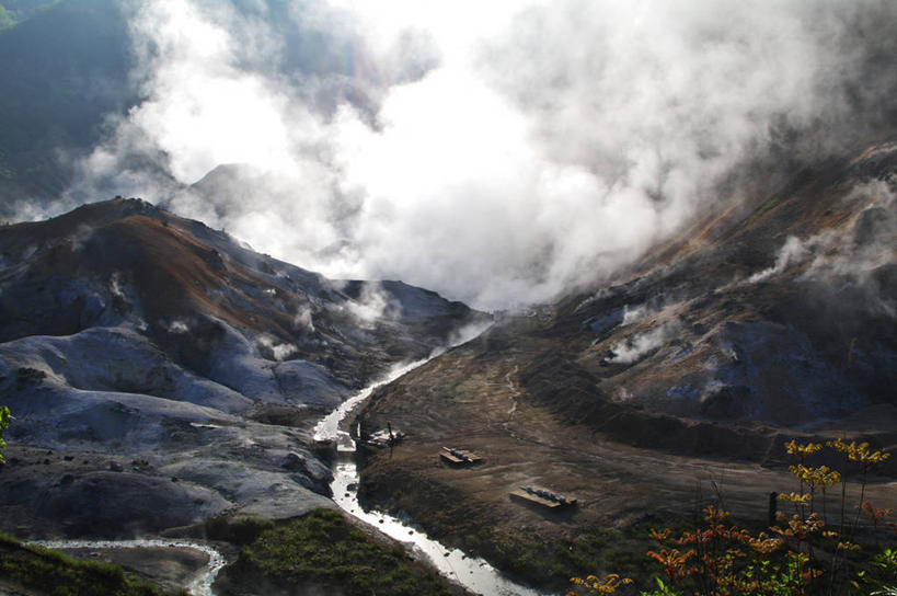 无人,横图,俯视,室外,白天,旅游,度假,草地,草坪,河流,美景,山,山脉,树林,水,植物,雾,北海道,日本,亚洲,阴影,沸腾,朦胧,模糊,光线,化学,蒸汽,矿石,影子,河水,景观,山峰,水流,山峦,水蒸气,雾气,娱乐,草,树,树木,绿色,阳光,自然,晶体,群山,享受,休闲,景色,放松,生长,成长,气体,自然风光,东亚,日本国,蒸发,北海道地方,北海道岛,登别市,矿物质,硫磺,硫黄,彩图,高角度拍摄,登别地狱谷,胆振支厅,地狱谷