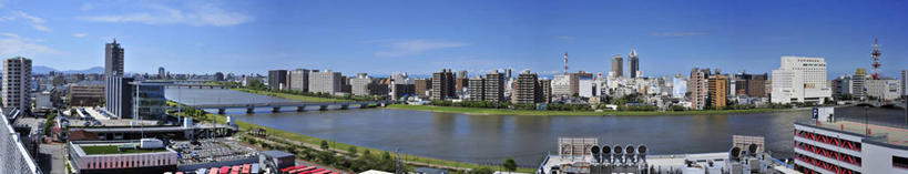 无人,高楼大厦,横图,全景,室外,白天,正面,度假,河流,美景,水,天际线,植物,城市风光,标志建筑,城市,大桥,大厦,道路,地标,建筑,立交桥,路,摩天大楼,桥梁,公路,汽车,长野县,日本,亚洲,阴影,光线,影子,河水,景观,水流,云,云朵,高架,建筑群,桥,交通,云彩,娱乐,建设,车,树,树木,蓝色,绿色,白云,蓝天,天空,阳光,自然,交通工具,轿车,天,享受,休闲,景色,放松,生长,晴朗,成长,载具,东亚,本州,本州岛,日本国,中部地方,长野,新潟,新潟县,信浓川,晴空,马路,彩图,大楼,高层建筑,高楼,摩天楼