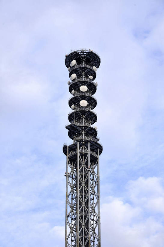 无人,竖图,室外,白天,仰视,度假,美景,城市风光,城市,东京,日本,亚洲,阴影,高大,光线,影子,景观,云,云朵,塔,宏伟,云彩,娱乐,蓝色,白云,蓝天,天空,阳光,天,享受,休闲,景色,放松,千代田区,晴朗,东亚,本州,通信塔,关东地方,本州岛,日本国,东京都,高峻,嵬峨,晴空,彩图,低角度拍摄