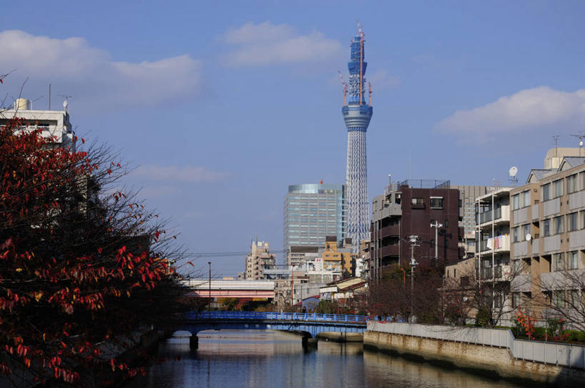 无人,家,横图,室外,白天,正面,度假,河流,石头,美景,水,植物,城市风光,标志建筑,城市,地标,建筑,东京,日本,亚洲,阴影,光线,石子,影子,房屋,屋子,河水,景观,水流,云,云朵,公寓,建筑群,桥,云彩,娱乐,建设,石桥,洋房,楼房,拱桥,住宅,栈桥,树,树木,蓝色,绿色,白云,蓝天,天空,阳光,自然,天,享受,休闲,景色,放松,拱形,生长,晴朗,成长,人行桥,石拱桥,东亚,本州,关东地方,本州岛,日本国,东京都,墨田区,天空树塔,石块,晴空,彩图,房子,东京晴空塔,东京天空树,墨田塔,新东京铁塔