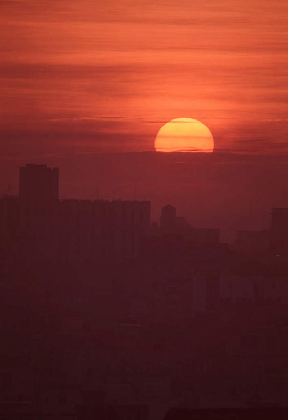 无人,家,竖图,全景,室外,白天,仰视,度假,美景,日落,天际线,城市风光,城市,古巴,阴影,光线,影子,房屋,屋子,景观,晚霞,霞光,落日,首都,娱乐,楼房,住宅,天空,阳光,黄昏,天,享受,休闲,景色,彩霞,放松,北美,北美洲,美洲,哈瓦那,北亚美利加洲,亚美利加洲,古巴共和国,夕照,夕阳,彩图,低角度拍摄,房子,斜阳