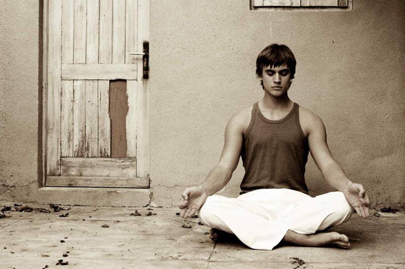 西方人,一个人,坐,闭眼,盘腿,横图,室外,白天,正面,锻炼,瑜伽,安全,运动,门,欧洲,欧洲人,双手,仅一个男性,仅一个人,关闭,服装,墙,防护,摊开,休闲装,墙壁,墙面,锁,仅一个年轻男性,衣服,黑色,门框,休闲,休闲服,养生,服饰,保护,封闭,保险,私密,保全,周全,安稳,安定,防盗,放开,平安,体育,男人,男性,年轻男性,白种人,闭眼睛,闭着眼,闭着眼睛,盘腿而坐,盘膝,盘着腿的,盘着腿坐,双腿交叉,坐着,彩图,全身,健身