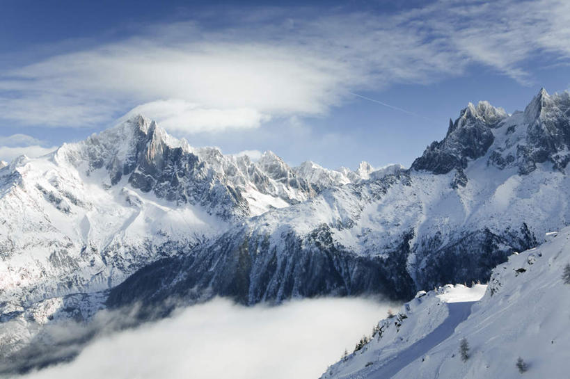 无人,横图,室外,白天,正面,旅游,度假,美景,山,雪,雪山,雾,大雪,法国,欧洲,阴影,朦胧,模糊,光线,影子,冰,积雪,景观,山峰,雪景,云,云朵,冬季,冬天,山峦,云彩,娱乐,蓝色,白云,蓝天,天空,阳光,自然,天,享受,休闲,景色,放松,寒冷,晴朗,迷雾,冰冷,自然风光,法兰西共和国,法兰西第五共和国,严寒,冰凉,酷寒,凛冽,凛凛,极冷,上萨瓦省,上萨瓦,大雾,晴空,彩图