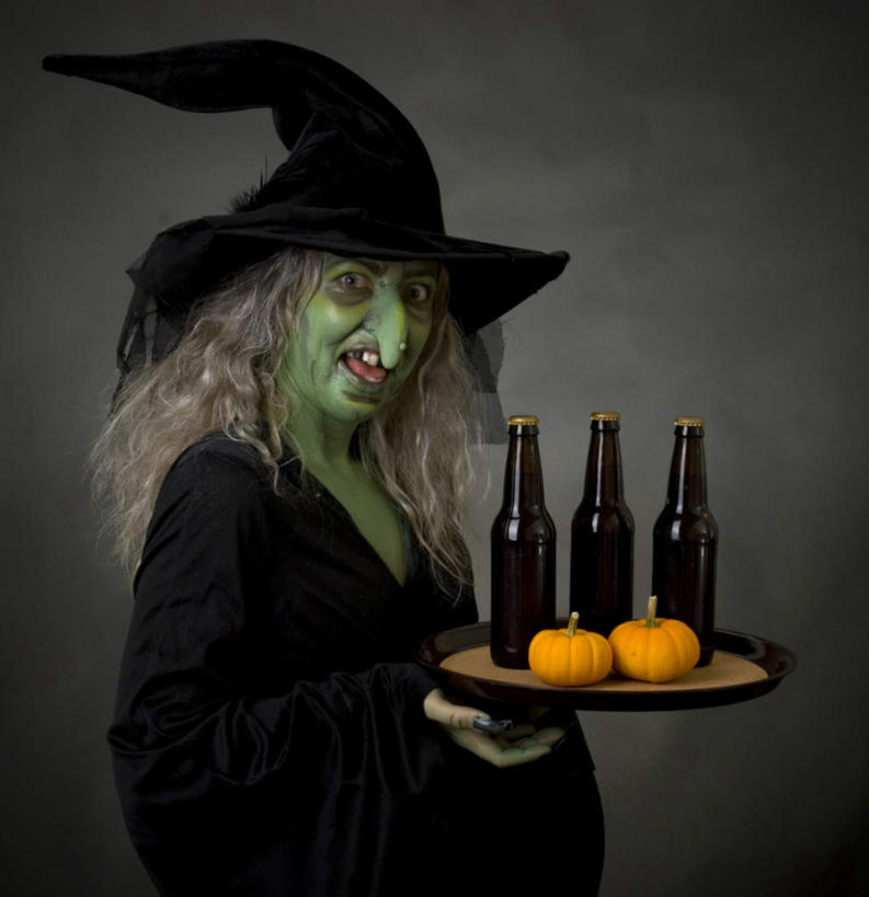 西方人,一个人,举,捧,竖图,室内,白天,正面,民族服装,南瓜,蔬菜,帽子,托盘,欧洲,欧洲人,仅一个年轻女性,仅一个女性,仅一个人,一排,握,灰色背景,服装,节日,庆祝,新鲜,整齐,金瓜,食品,古典,拿,红酒瓶,拿着,文化,传统,番瓜,玻璃制品,酒瓶,食物,排列,两个,三个,衣服,玻璃瓶,瓶子,托,庆典,万圣节,握着,摄影,服饰,有机食品,绿色食品,影棚,纪念,古装,麦瓜,倭瓜,队列,巫婆,巫师帽,韵味,年轻女性,女人,女性,白种人,端,端着,举起,举手,举着,捧着,手捧,向上举,向上伸,向上托,半身,彩图,影棚拍摄,传统服装,民俗服,拍摄