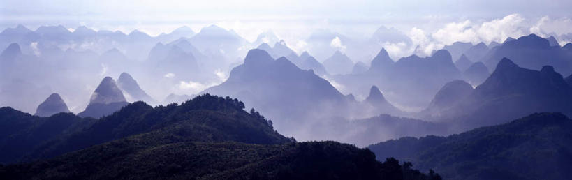 无人,横图,俯视,航拍,室外,白天,旅游,度假,美景,山,山脉,雾,桂林,中国,亚洲,朦胧,模糊,景观,山峰,云,云朵,山峦,云彩,娱乐,蓝色,白云,蓝天,天空,自然,群山,天,享受,休闲,景色,放松,晴朗,广西,迷雾,鸟瞰,自然风光,东亚,广西壮族自治区,中华人民共和国,桂林市,桂,华南地区,大雾,晴空,彩图,高角度拍摄