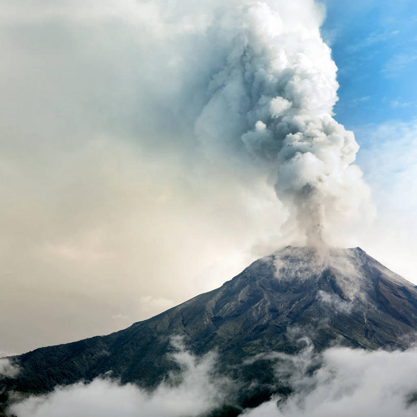 无人,方图,室外,白天,仰视,旅游,度假,火山,美景,山,山脉,厄瓜多尔,阴影,光线,影子,景观,山峰,云,云朵,山峦,喷发,云彩,娱乐,蓝色,白云,蓝天,天空,阳光,自然,群山,天,享受,休闲,景色,南美,放松,晴朗,南美洲,拉丁美洲,自然风光,美洲,爆发,火山爆发,火山喷发,亚美利加洲,南亚美利加洲,厄瓜多尔共和国,暴发,地壳运动,地质现象,活火山,晴空,彩图,低角度拍摄,通古拉瓦火山,通古拉瓦省