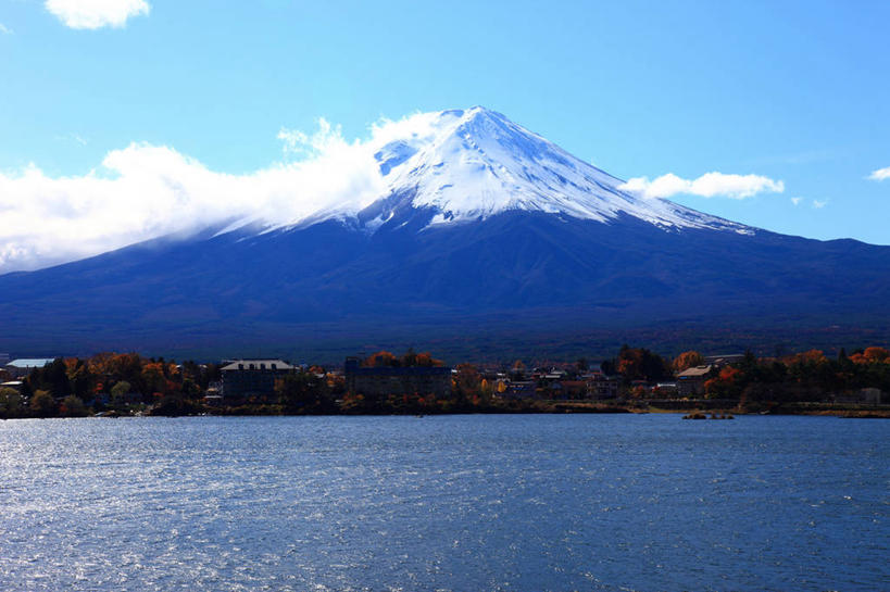 无人,横图,室外,白天,正面,旅游,度假,草地,草坪,湖,湖泊,火山,美景,山,水,雪,雪山,植物,大雪,富士山,日本,亚洲,阴影,光线,影子,冰,湖面,积雪,景观,山峰,水流,水面,雪景,云,云朵,冬季,冬天,山峦,云彩,娱乐,草,树,树木,蓝色,绿色,白云,蓝天,天空,阳光,自然,湖水,天,享受,休闲,景色,放松,寒冷,生长,晴朗,成长,冰冷,自然风光,东亚,本州,本州岛,日本国,中部地方,山梨,山梨县,严寒,冰凉,酷寒,凛冽,凛凛,极冷,富士五湖,活火山,晴空,彩图,河口湖,南都留郡,富士河口湖町