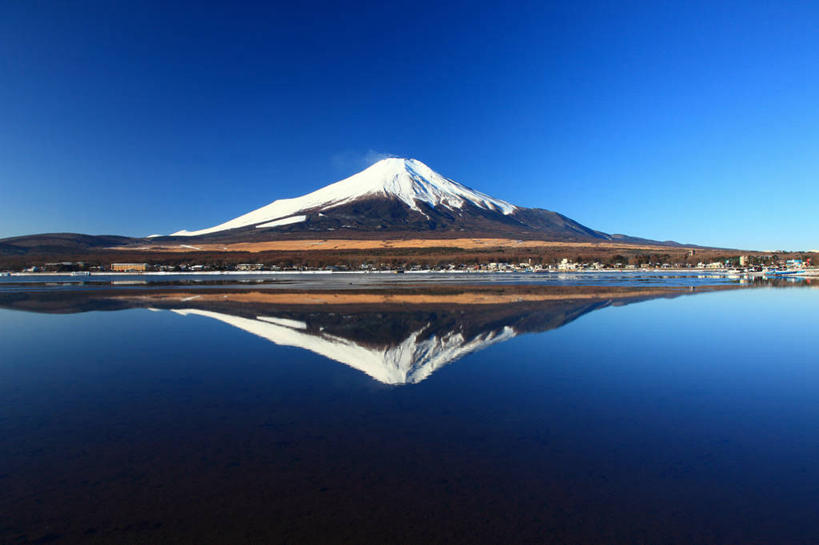 无人,横图,室外,白天,正面,旅游,度假,湖,湖泊,火山,美景,山,树林,水,雪,雪山,植物,大雪,富士山,日本,亚洲,阴影,光线,影子,冰,湖面,积雪,景观,山峰,水流,水面,雪景,冬季,冬天,山峦,娱乐,树,树木,蓝色,绿色,倒影,蓝天,天空,阳光,自然,湖水,天,享受,休闲,景色,放松,寒冷,生长,晴朗,成长,淡水湖,冰冷,倒映,自然风光,东亚,本州,万里无云,本州岛,日本国,中部地方,山梨,山梨县,严寒,冰凉,酷寒,凛冽,凛凛,极冷,富士五湖,山中湖,反照,活火山,晴空,晴空万里,彩图,南都留郡,富士河口湖町