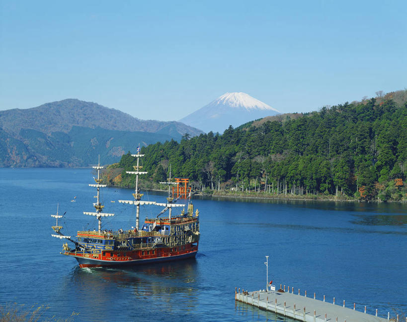 无人,横图,室外,白天,正面,旅游,度假,湖,湖泊,火山,石头,美景,森林,山,树林,水,雪,雪山,植物,大雪,轮船,船,富士山,神奈川,日本,亚洲,阴影,波纹,光线,石子,影子,冰,湖面,积雪,景观,山顶,山峰,水流,水面,雪景,冬季,冬天,涟漪,山峦,神奈川县,娱乐,树,树木,蓝色,绿色,倒影,蓝天,水纹,天空,阳光,自然,交通工具,波浪,湖水,天,享受,休闲,景色,放松,寒冷,生长,晴朗,成长,冰冷,倒映,自然风光,载具,东亚,沉积岩,本州,万里无云,关东地方,本州岛,日本国,芦之湖,水晕,严寒,冰凉,酷寒,凛冽,凛凛,极冷,颠峰,极峰,反照,水成岩,活火山,石块,岩石,晴空,晴空万里,彩图,箱根町,足柄下郡