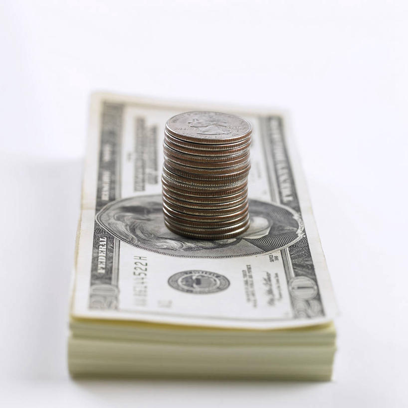 无人,竖图,俯视,室内,特写,白天,白色背景,钱,美元,静物,一排,许多,整齐,钱币,很多,美金,排列,钞票,金融,纸币,摄影,影棚,经济,堆,队列,美圆,流通,纸钞,贸易,货币,现金,硬币,彩图,高角度拍摄,影棚拍摄,拍摄