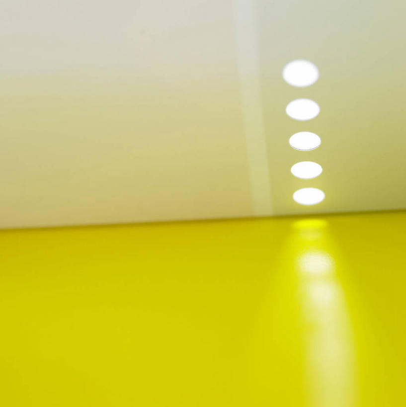 无人,竖图,室内,特写,白天,正面,静物,一本,一排,阴影,整齐,反射,影子,洞,记事本,排列,黄色,白色,本子,笔记本,摄影,洞穴,影棚,队列,穴,彩图,影棚拍摄,拍摄