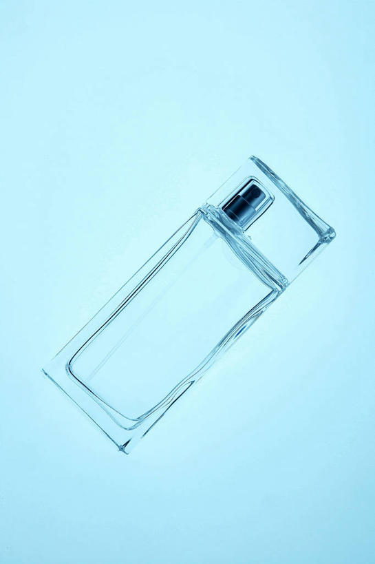 无人,竖图,俯视,室内,特写,白天,时尚,蓝色背景,芳香,香气,罐子,玻璃制品,一个,玻璃瓶,瓶子,品味,香水,摄影,影棚,单个,优雅,气味,高雅,芬芳,除臭,彩图,高角度拍摄,影棚拍摄,拍摄