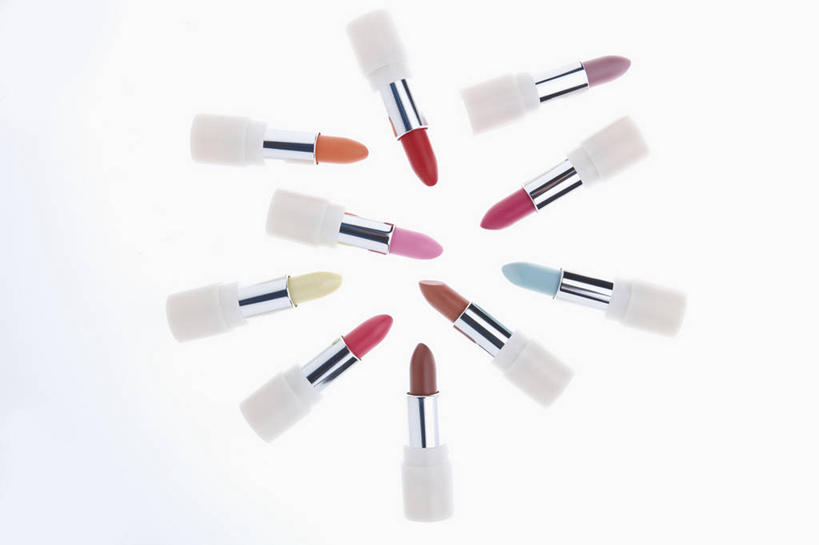 无人,横图,俯视,室内,特写,白天,白色背景,静物,许多,很多,排列,唇膏,化妆品,口红,摄影,影棚,化妆用品,摆列,唇棒,彩图,高角度拍摄,影棚拍摄,拍摄,布列,分列