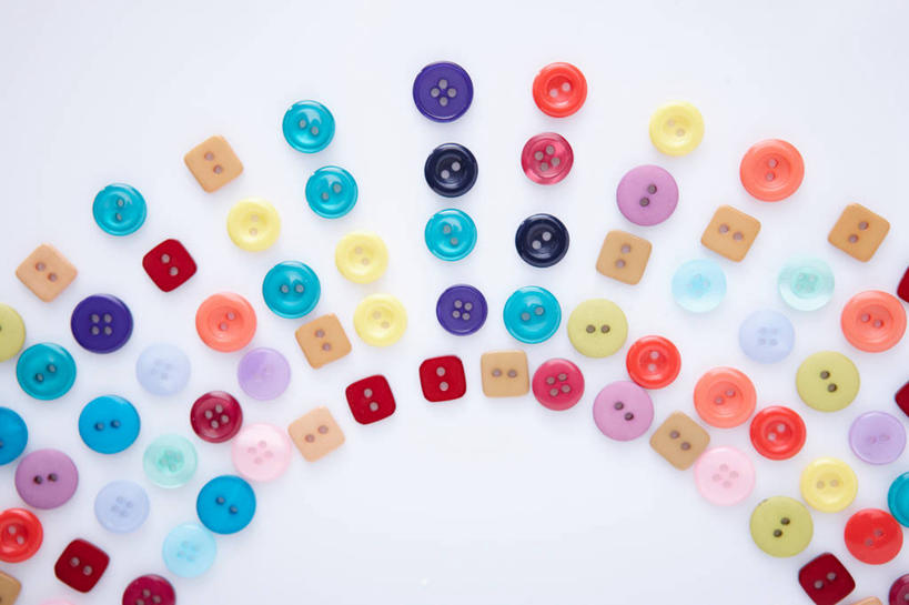无人,横图,彩色,室内,特写,白天,白色背景,正面,静物,许多,很多,纽扣,排列,摄影,影棚,五颜六色,钮扣,色彩斑斓,五彩缤纷,五彩斑斓,摆列,五光十色,彩图,影棚拍摄,拍摄,布列,分列
