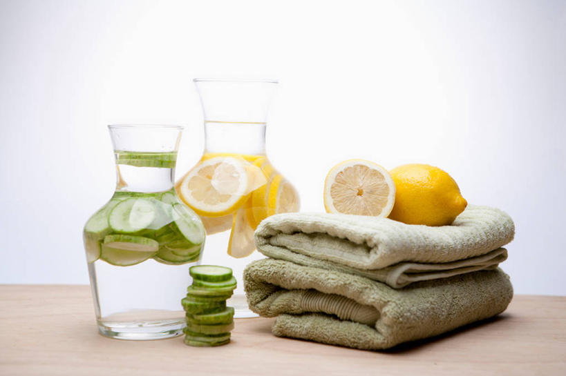 无人,横图,室内,特写,白天,白色背景,正面,桌面,桌子,柠檬,黄瓜,蔬菜,水果,切开,阴影,新鲜,反射,木制,纺织物,罐子,影子,木桌,生食,食品,果实,折叠,蔬果,玻璃制品,食物,两个,黄色,绿色,玻璃瓶,木制品,瓶子,毛巾,切,清洁,摄影,有机食品,绿色食品,影棚,保暖,剖面,透气,切面,防水,储水,耐磨,吸水,益母果,柠果,青瓜,胡瓜,彩图,影棚拍摄,拍摄,木桌子