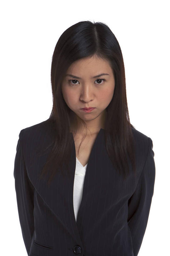东方人,嘴,一个人,商务人士,商务女性,站,竖图,室内,白天,白色背景,正面,亚洲,仅一个年轻女性,仅一个女性,仅一个人,套装,生气,注视,黄种人,嘟嘴,观察,看,站着,撅嘴,愤怒,摄影,影棚,观看,恼怒,察看,愤慨,怒气,气愤,发怒,关注,怒火,商务装,情绪,脾气,工薪阶层,忿怒,怨恨,强烈,气忿,愤恨,肝火,激动,年轻女性,女人,女性,亚洲人,嘴巴,嘴唇,白领,上班族,站立,半身,彩图,影棚拍摄,拍摄