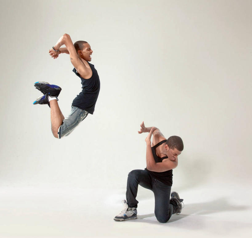 西方人,两个人,跳舞者,跪,跳,举,横图,室内,白天,白色背景,正面,跳舞,欧洲,非洲,黑人,欧洲人,弯腰,阴影,服装,反射,背心,影子,半空,注视,衣服,观察,看,托,摄影,服饰,影棚,观看,察看,衣着,穿着,关注,弯身,衣饰,露脐装,男人,男性,年轻男性,白种人,非洲人,舞蹈家,舞蹈演员,舞者,跪着,举起,举手,举着,跳跃,向上举,向上伸,向上托,彩图,全身,影棚拍摄,拍摄