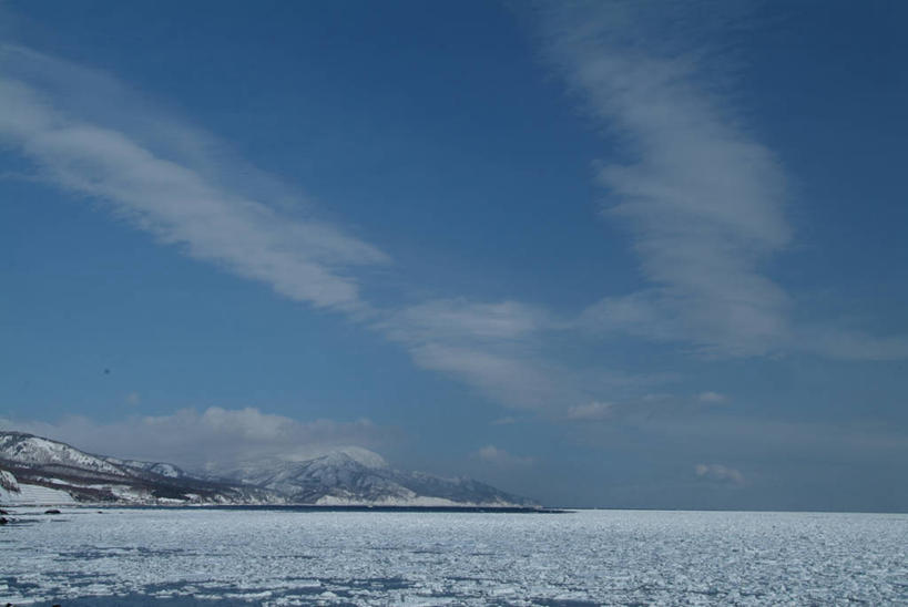 无人,横图,室外,白天,正面,旅游,度假,美景,山,雪,雪山,大雪,北海道,日本,亚洲,阴影,光线,影子,冰,积雪,景观,山峰,雪景,云,云朵,冬季,冬天,山峦,云彩,娱乐,蓝色,白云,蓝天,天空,阳光,自然,浮冰,天,享受,休闲,景色,放松,寒冷,晴朗,冰冷,自然风光,东亚,日本国,北海道地方,北海道岛,严寒,冰凉,酷寒,凛冽,凛凛,极冷,流冰,浮冰块,根室支厅,罗臼町,目梨郡,晴空,彩图,道东