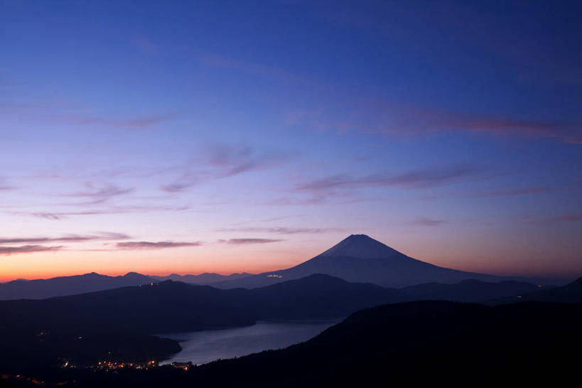 无人,横图,室外,白天,正面,旅游,度假,湖,湖泊,火山,美景,日落,山,水,雪,雪山,大雪,富士山,神奈川,日本,亚洲,冰,湖面,积雪,景观,山峰,水流,水面,晚霞,霞光,雪景,冬季,冬天,落日,山峦,神奈川县,娱乐,自然,黄昏,湖水,享受,休闲,景色,彩霞,放松,寒冷,冰冷,自然风光,东亚,本州,关东地方,本州岛,日本国,芦之湖,严寒,冰凉,酷寒,凛冽,凛凛,极冷,夕照,薄暮,活火山,夕阳,彩图,傍晚,箱根町,足柄下郡,斜阳