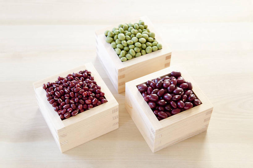 无人,横图,俯视,室内,特写,白天,植物,餐桌,桌子,豆,蔬菜,一堆,许多,阴影,堆叠,堆积,新鲜,反射,木制,木盒,影子,豆类,豆子,红豆,食品,很多,食物,三个,木制品,容器,摄影,有机食品,绿色食品,影棚,餐台,储藏,堆,储存,绿豆,赤豆,豆科,青小豆,菉豆,植豆,红小豆,彩图,高角度拍摄,影棚拍摄,拍摄,贮存,小豆