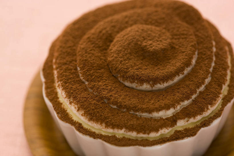 点心,无人,横图,俯视,室内,特写,白天,餐具,阴影,反射,碟子,粉末,盘,影子,食品,甜点,甜品,果实,种子,可可,提拉米苏,食物,糕点,一个,盘子,碟,甜食,粉,摄影,影棚,单个,可可粉,可可豆,粉状,粉剂,可可子,堤拉米苏,意大利蛋糕,彩图,高角度拍摄,影棚拍摄,拍摄,蛋糕