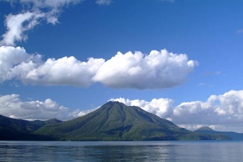 无人,公园,横图,室外,白天,正面,旅游,度假,湖,湖泊,美景,山,山脉,水,北海道,日本,亚洲,阴影,波纹,光线,影子,湖面,景观,山峰,水流,水面,云,云朵,涟漪,山峦,云彩,娱乐,蓝色,白云,蓝天,水纹,天空,阳光,自然,波浪,湖水,群山,天,享受,休闲,景色,放松,晴朗,自然风光,东亚,日本国,水晕,北海道地方,北海道岛,支笏洞爷国立公园,晴空,彩图,千岁,石狩振兴局,石狩支厅,支笏湖,千岁市