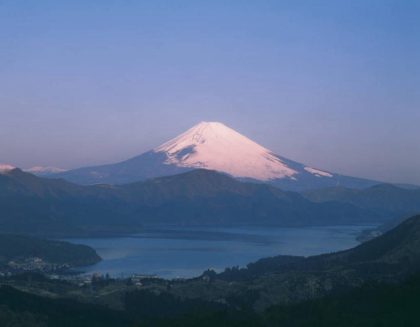 无人,横图,室外,白天,正面,旅游,度假,湖,湖泊,火山,美景,日落,山,水,雪,雪山,大雪,富士山,神奈川,日本,亚洲,阴影,光线,影子,冰,湖面,积雪,景观,山峰,水流,水面,晚霞,霞光,雪景,冬季,冬天,落日,山峦,神奈川县,娱乐,阳光,自然,黄昏,湖水,享受,休闲,景色,彩霞,放松,寒冷,冰冷,自然风光,东亚,本州,关东地方,本州岛,日本国,芦之湖,严寒,冰凉,酷寒,凛冽,凛凛,极冷,夕照,薄暮,活火山,夕阳,彩图,傍晚,箱根町,足柄下郡,斜阳