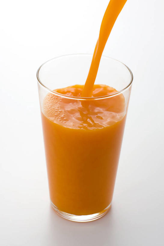 无人,竖图,俯视,室内,特写,白天,白色背景,杯子,阴影,反射,影子,饮品,一杯,蔬菜汁,玻璃制品,饮料,一个,水杯,摄影,影棚,单个,可口,适口,玻璃杯,彩图,高角度拍摄,影棚拍摄,拍摄