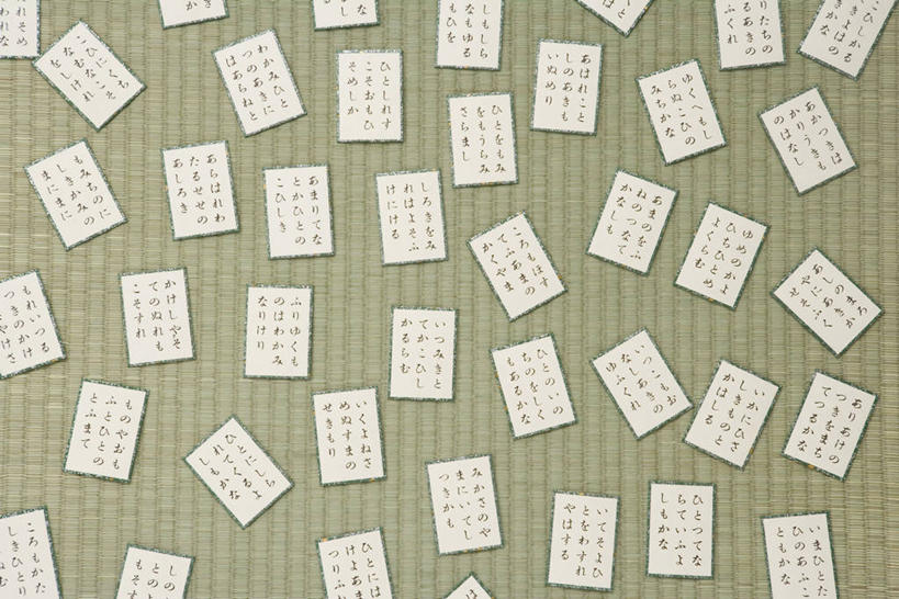 无人,横图,室内,特写,白天,正面,游戏,静物,纸牌,许多,阴影,反射,影子,塌塌米,榻榻米,很多,玩,娱乐,排列,休闲,活动,发泄,消遣,智力,宣泄,摆列,叠席,玩耍,嬉戏,彩图,花斗,花牌,花札,花纸牌,日本花牌,布列,分列