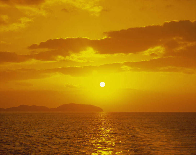 无人,横图,室外,白天,正面,旅游,度假,海浪,海洋,美景,日落,山,山脉,日本,亚洲,朦胧,模糊,景观,浪花,山峰,晚霞,霞光,落日,山峦,娱乐,自然,海水,黄昏,群山,享受,休闲,景色,彩霞,放松,自然风光,海景,东亚,日本国,濑户内海,夕照,薄暮,大海,风浪,海,海水的波动,近岸浪,涌浪,夕阳,彩图,傍晚,斜阳