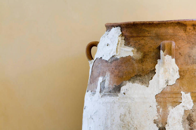 无人,横图,室内,特写,白天,正面,静物,阴影,生锈,反射,罐子,影子,陶瓷,墙,陶瓷制品,斑驳,墙壁,墙面,一个,灰色,瓶子,单个,腐蚀,侵蚀,班驳,腐化,锈迹斑斑,彩图