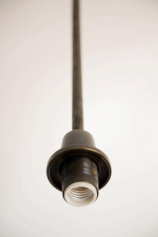 无人,竖图,室内,特写,白天,仰视,天花板,静物,照明,阴影,反射,影子,灯光,顶灯,灯,一个,白色,灯具,单个,照亮,照明设备,彩图,低角度拍摄